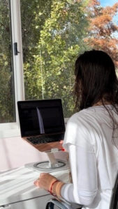 Carolina_Szmoiz-2025-06-19-at-14.27.02-2-400x709